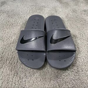NIKE SLIDE SANDAL, SIZE M13C Gray Black